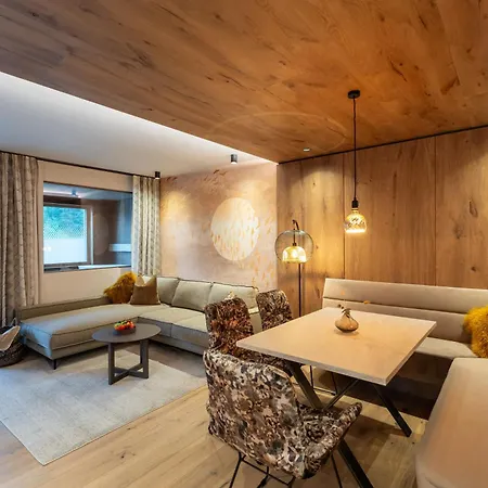 Private Homes Alpin Aparthotel Tux